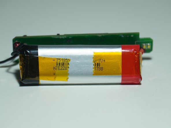 Yocan UNI Pro Disassembly, Motherboard and Battery Closeup: crwdns2935265:013crwdnd2935265:02crwdnd2935265:02crwdne2935265:0