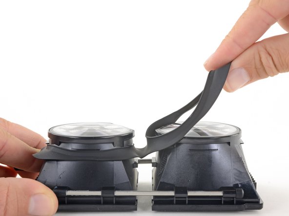 HTC Vive Lens and OLED Frames Replacement, Remove the eyepiece gasket: crwdns2935265:031crwdnd2935265:02crwdnd2935265:03crwdne2935265:0