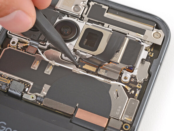 Google Pixel 10 Pro XL Front Camera Replacement, Disconnect the front camera: 18 단계, 이미지 2개 중 1개