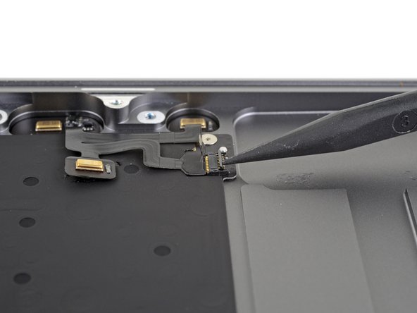 MacBook Air 13” Retina Display Late 2018 Microphone Assembly Replacement: étape 33, image 2 de 3