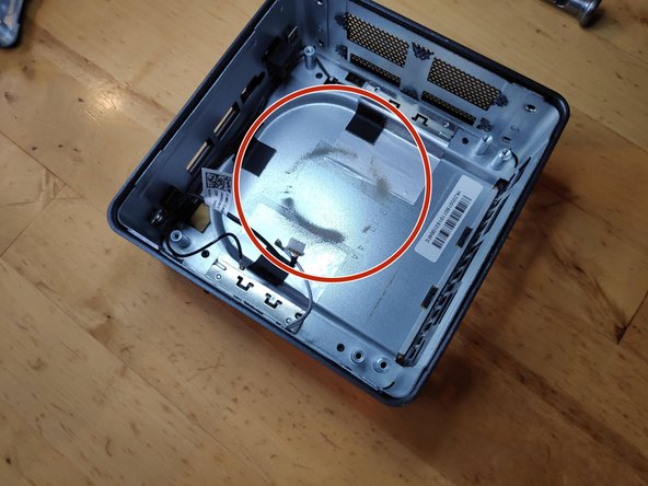 Intel NUC8i7BEH Disassembly, Motherboard Removal, final step: crwdns2935265:012crwdnd2935265:02crwdnd2935265:03crwdne2935265:0