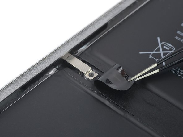 iPad Pro 12.9" 2nd Gen Battery Replacement, Fold over the smart connector tape: crwdns2935265:058crwdnd2935265:02crwdnd2935265:02crwdne2935265:0