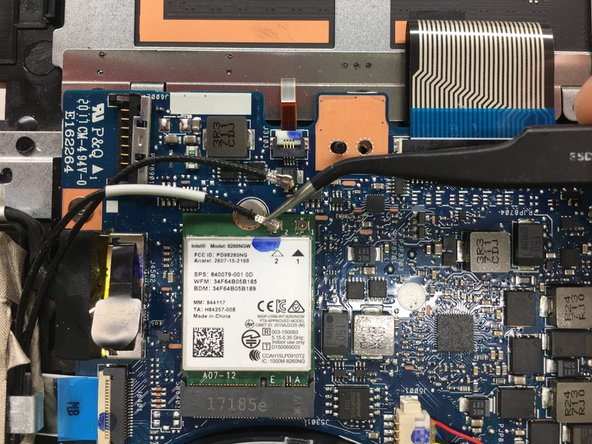 Asus Q304UA Motherboard Replacement, Disconnect RF cables: crwdns2935265:06crwdnd2935265:02crwdnd2935265:03crwdne2935265:0