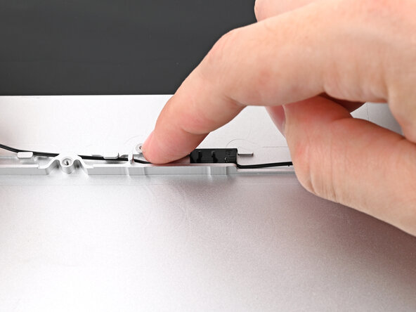 Framework Laptop 13 Pro Bottom Cover Upgrade Kit, Route the Speaker Cables: step 29, image 3 of 3
