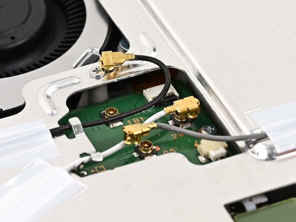 Nintendo Switch 2 Microphone Replacement, Disconnect the remaining antenna cables: crwdns2935265:024crwdnd2935265:03crwdnd2935265:03crwdne2935265:0