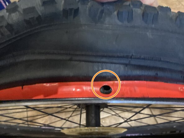 Ozone 500 Mountian Bike Rear Tire Tube Replacement: crwdns2935265:08crwdnd2935265:02crwdnd2935265:03crwdne2935265:0