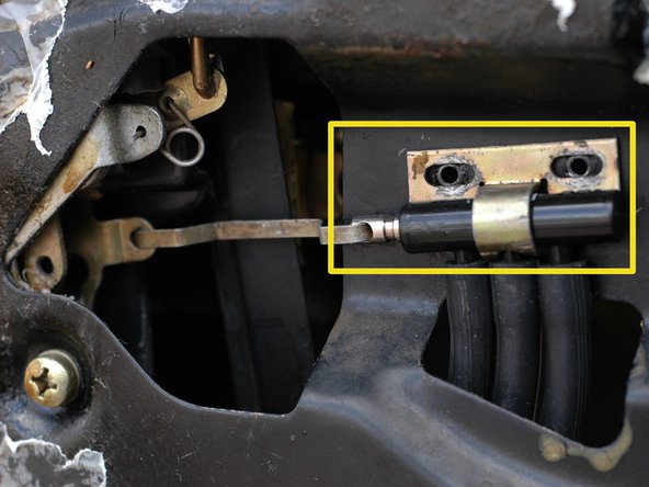 Disassembling Mercedes W123 Door Panel: crwdns2935265:013crwdnd2935265:02crwdnd2935265:02crwdne2935265:0