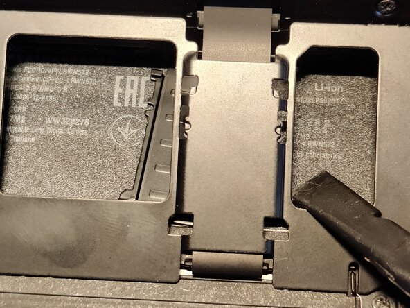 Sony A7 II Top Flex Cable replacement, Removing the LCD Flex Cable shield: crwdns2935265:07crwdnd2935265:03crwdnd2935265:03crwdne2935265:0