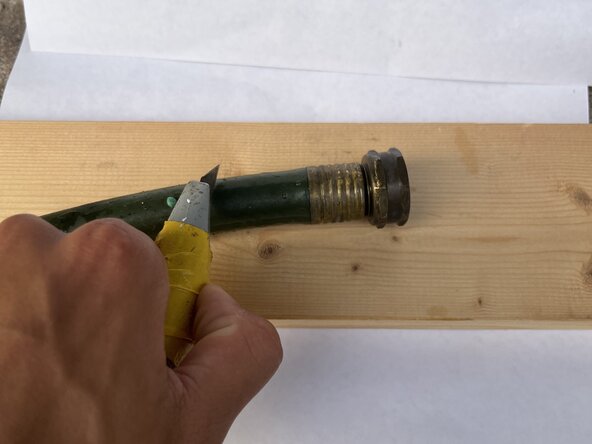How to Fix a Leaking Garden Hose Connector: crwdns2935265:02crwdnd2935265:01crwdnd2935265:02crwdne2935265:0