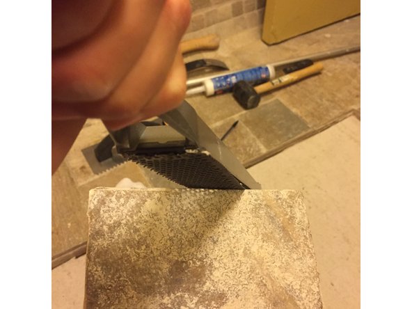 How to Install Bathroom Tile Flooring: crwdns2935265:010crwdnd2935265:03crwdnd2935265:03crwdne2935265:0