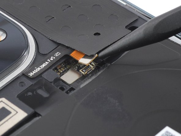 Mi 11 Screen Replacement, Disconnect the flash assembly: crwdns2935265:010crwdnd2935265:02crwdnd2935265:02crwdne2935265:0