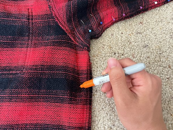 How to Decrease the Bicep of a Sleeve: crwdns2935265:03crwdnd2935265:03crwdnd2935265:03crwdne2935265:0