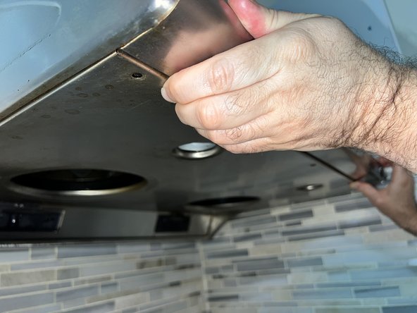 Cyclone Range Hood (Model CY3000R) Circuit Board Replacement: crwdns2935265:08crwdnd2935265:01crwdnd2935265:03crwdne2935265:0