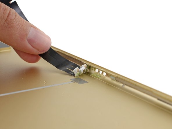 iPad Pro 12.9" Teardown: crwdns2935265:022crwdnd2935265:03crwdnd2935265:03crwdne2935265:0