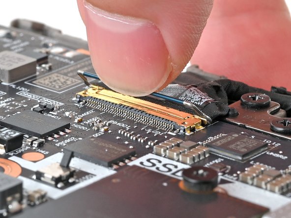 Lenovo ThinkPad T16 Gen 3 Motherboard Replacement, Disconnect display cable: stap 0, afbeelding 3 van 3