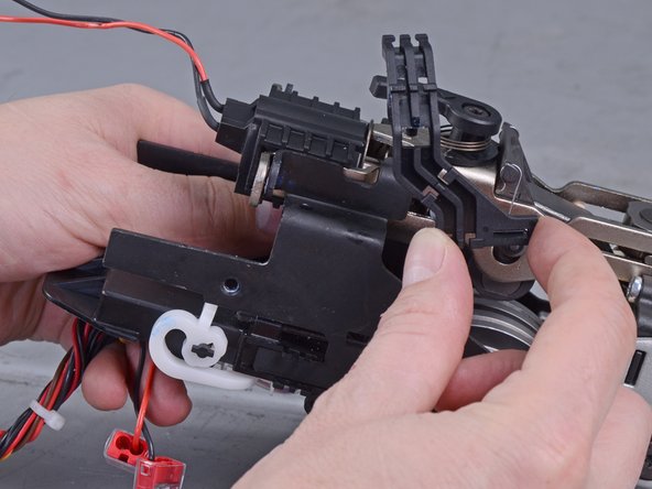 Dewalt Nailers DCN21PL 2018 Solenoid Assembly Replacement, Remove wire guide: crwdns2935265:020crwdnd2935265:03crwdnd2935265:03crwdne2935265:0