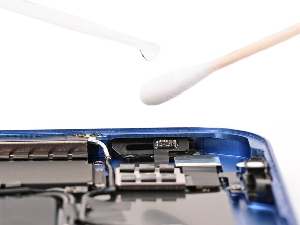iPad 10 Battery Replacement: step 41, image 1 of 3