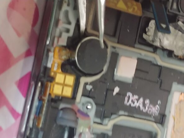 Samsung Galaxy Note 3 Power button + Vibration motor Replacement, Removing the vibrator motor + Power button assembly: step 6, image 1 of 3
