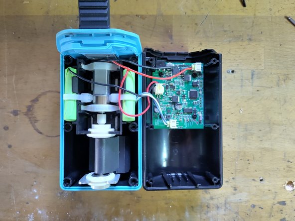 Disassembling SleepyTroll Baby Rocker, Unscrew main case: crwdns2935265:01crwdnd2935265:01crwdnd2935265:02crwdne2935265:0