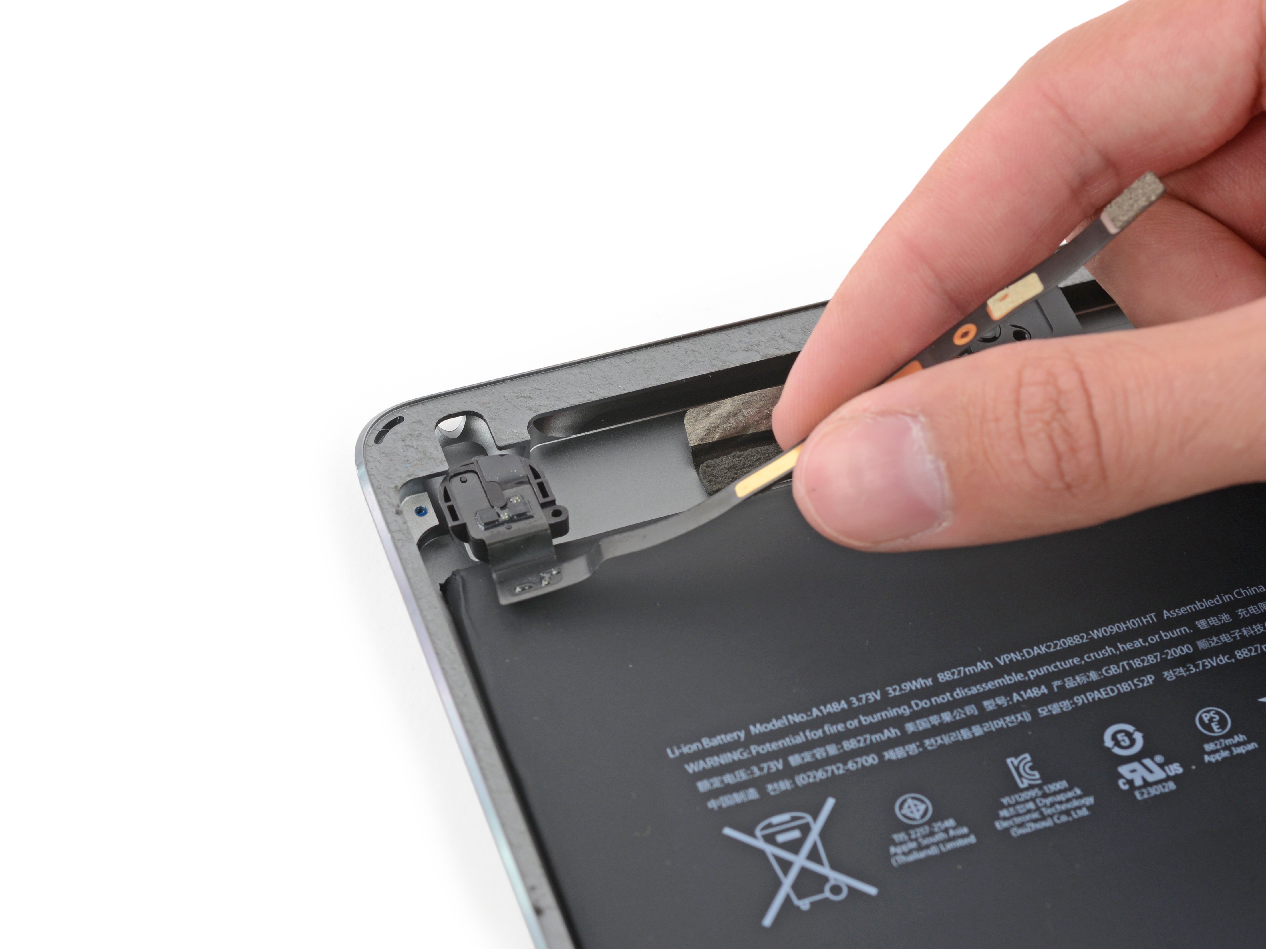 iPad 5 Wi-Fi ヘッドホンジャックの交換 - iFixit 修理ガイド