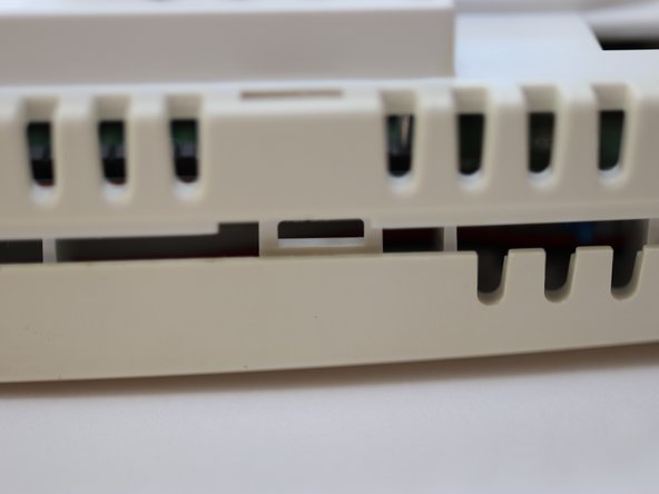 Lennox Y0349 Thermostat Teardown, Remove the Back Plate: crwdns2935265:03crwdnd2935265:02crwdnd2935265:02crwdne2935265:0