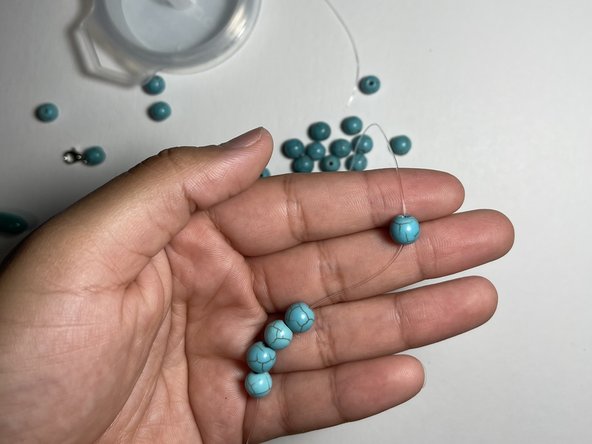 How to Fix a Broken Pearl Necklace: crwdns2935265:04crwdnd2935265:02crwdnd2935265:02crwdne2935265:0