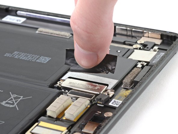 Microsoft Surface Pro X SSD Port Replacement: étape 28, image 2 de 2