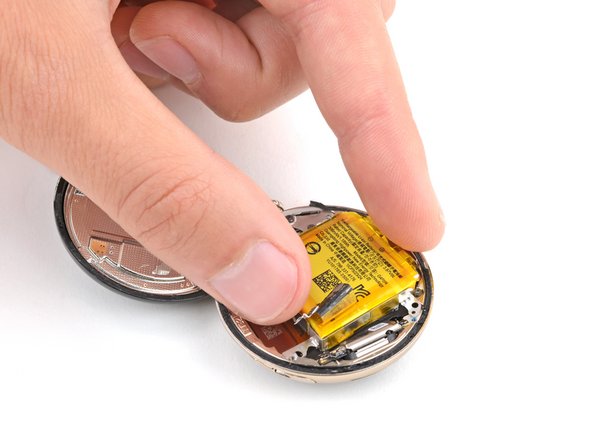 Google Pixel Watch 2 Battery Replacement, Reposition the battery: 20 단계, 이미지 3개 중 1개