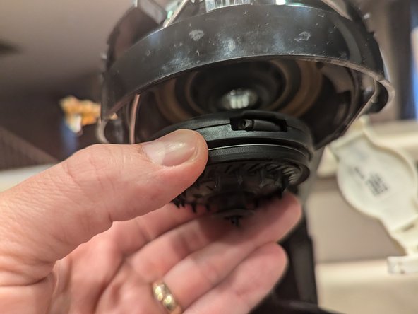 Nespresso Vertuo Evoluo Bearing Replacement, Reinstall piercer head: crwdns2935265:014crwdnd2935265:02crwdnd2935265:03crwdne2935265:0