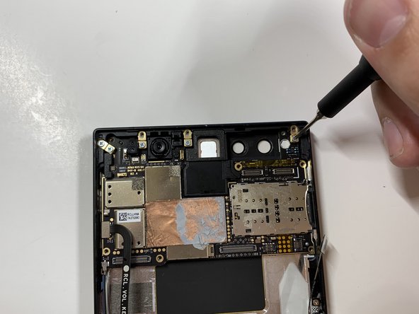 Razer Phone Motherboard Replacement: adım 20, 2 resimden 2.
