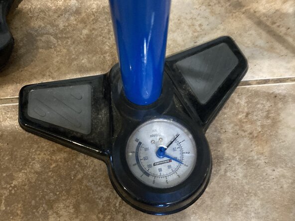 Ozone 500 Mountian Bike Rear Tire Tube Replacement: crwdns2935265:014crwdnd2935265:03crwdnd2935265:03crwdne2935265:0