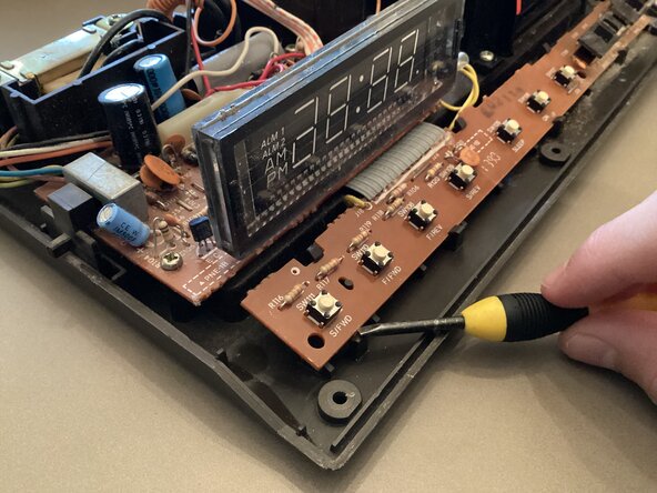1976 General Electric Clock Radio Teardown: crwdns2935265:05crwdnd2935265:01crwdnd2935265:03crwdne2935265:0
