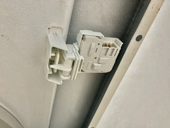 Frigidare FFLG1011MW0 Lid Lock Switch Assembly Replacement: crwdns2935265:08crwdnd2935265:02crwdnd2935265:02crwdne2935265:0