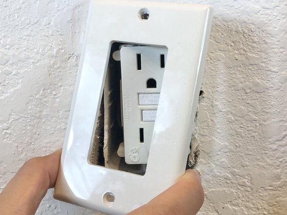 GFCI Outlet Replacement: crwdns2935265:03crwdnd2935265:03crwdnd2935265:03crwdne2935265:0
