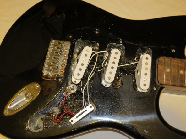Fender Starcaster Pickups Replacement: crwdns2935265:010crwdnd2935265:02crwdnd2935265:03crwdne2935265:0