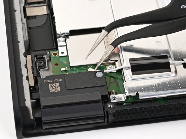 Nintendo Switch 2 Microphone Replacement, Disconnect the lower antenna cable: crwdns2935265:023crwdnd2935265:01crwdnd2935265:03crwdne2935265:0