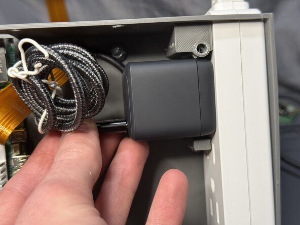 Pangolin PC Assembly, Installing the Anker Power Supply (cont.): 16 단계, 이미지 3개 중 3개