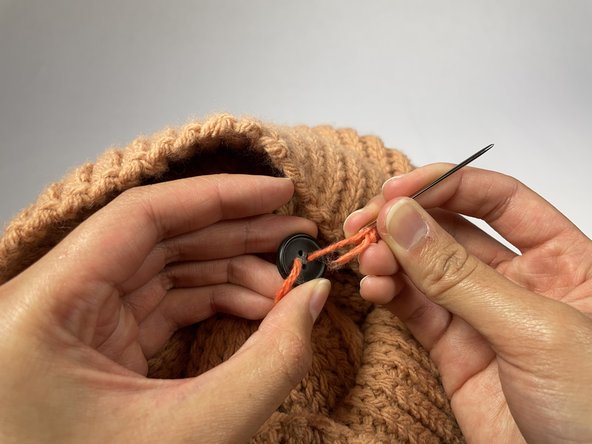 How to Replace the Pom Pom on a Beanie: crwdns2935265:09crwdnd2935265:03crwdnd2935265:03crwdne2935265:0
