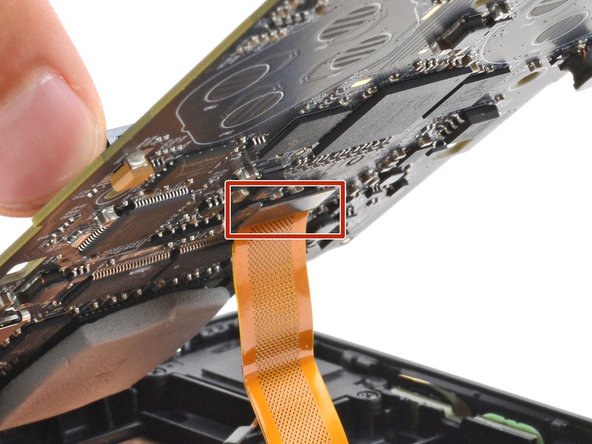 Analogue Pocket Buttons Replacement, Raise the main board: 步骤 15 中的图像 3，3