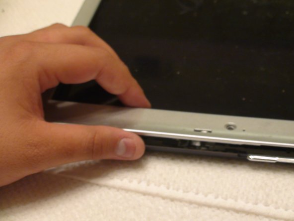 Dell Inspiron 1521 Liquid Crystal Display (LCD) Monitor Replacement: crwdns2935265:015crwdnd2935265:02crwdnd2935265:03crwdne2935265:0