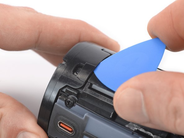 JBL Flip 5 Battery Replacement, Unclip the left passive radiator: crwdns2935265:08crwdnd2935265:02crwdnd2935265:03crwdne2935265:0