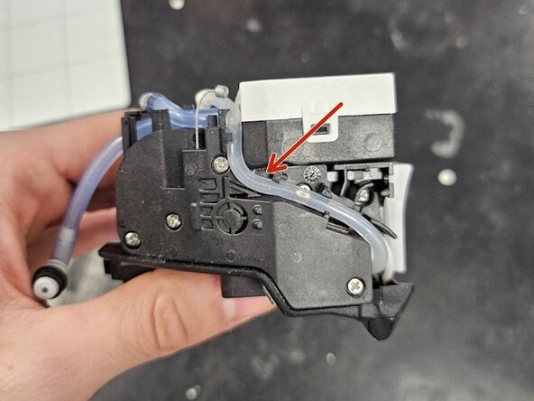 Roborock VibraRise Teardown, Remove the tube out the way: crwdns2935265:01crwdnd2935265:02crwdnd2935265:03crwdne2935265:0
