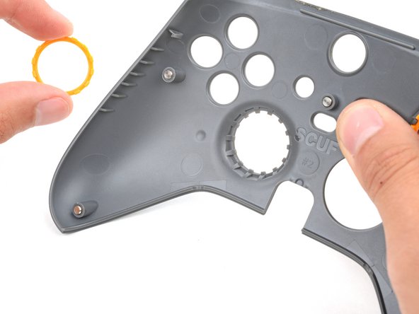 Scuf Instinct Pro Thumbstick Rings Replacement, Remove the thumbstick rings: stap 3, afbeelding 3 van 3