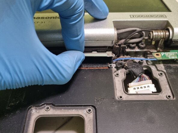 Panasonic Toughbook CF-31 Teardown: step 70, image 2 of 3