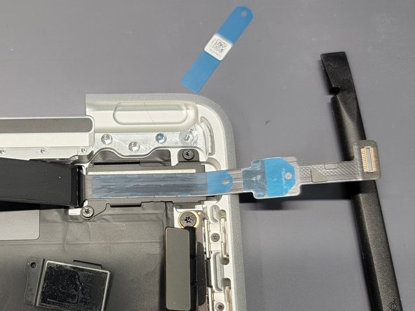 MacBook Pro 13" Two Thunderbolt Ports 2020 Touchbar Replacement, Adhering First Bracket: crwdns2935265:044crwdnd2935265:03crwdnd2935265:03crwdne2935265:0