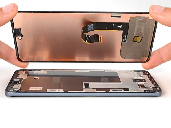 Motorola Edge (2022) Display Replacement, Remove the display: crwdns2935265:042crwdnd2935265:03crwdnd2935265:03crwdne2935265:0