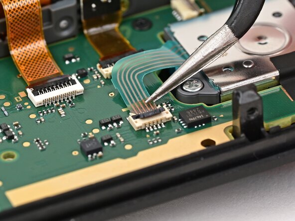 Joy-Con 2 (Left) Joystick Replacement, Connect the joystick: crwdns2935265:038crwdnd2935265:02crwdnd2935265:03crwdne2935265:0