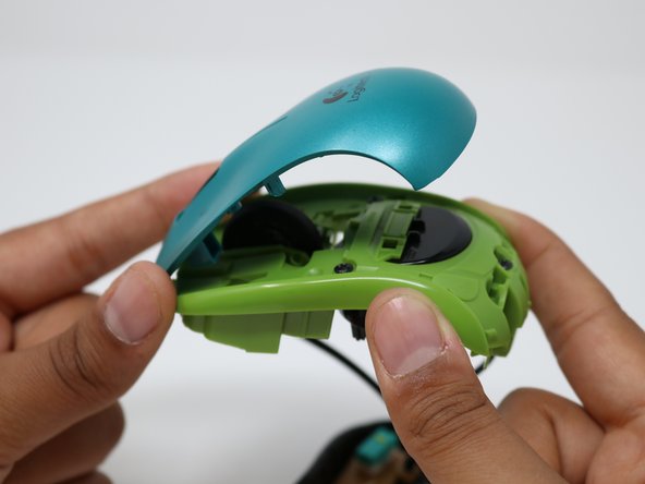 Logitech M125 Scroll Wheel Replacement: step 4, image 2 of 2