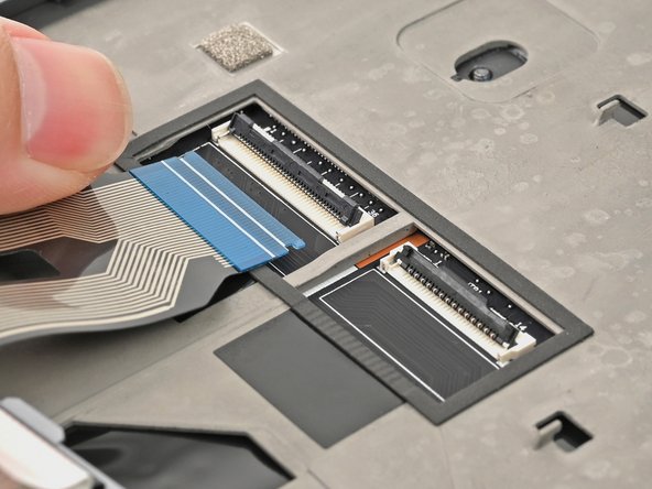 Lenovo ThinkPad T16 Gen 3 Motherboard Replacement, Disconnect the keyboard: stap 0, afbeelding 3 van 3