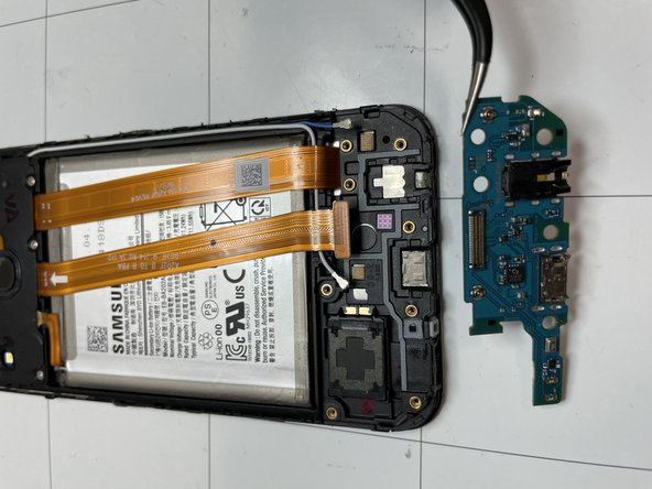 Samsung Galaxy a20e Charging Board Replacement, Charging Board Removal: crwdns2935265:05crwdnd2935265:01crwdnd2935265:02crwdne2935265:0